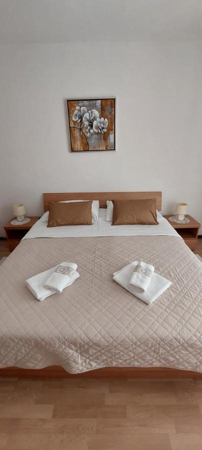 Pahljina Apartments Palit 외부 사진
